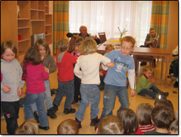 Tanz der Kinder des Kindergarten Martfeld